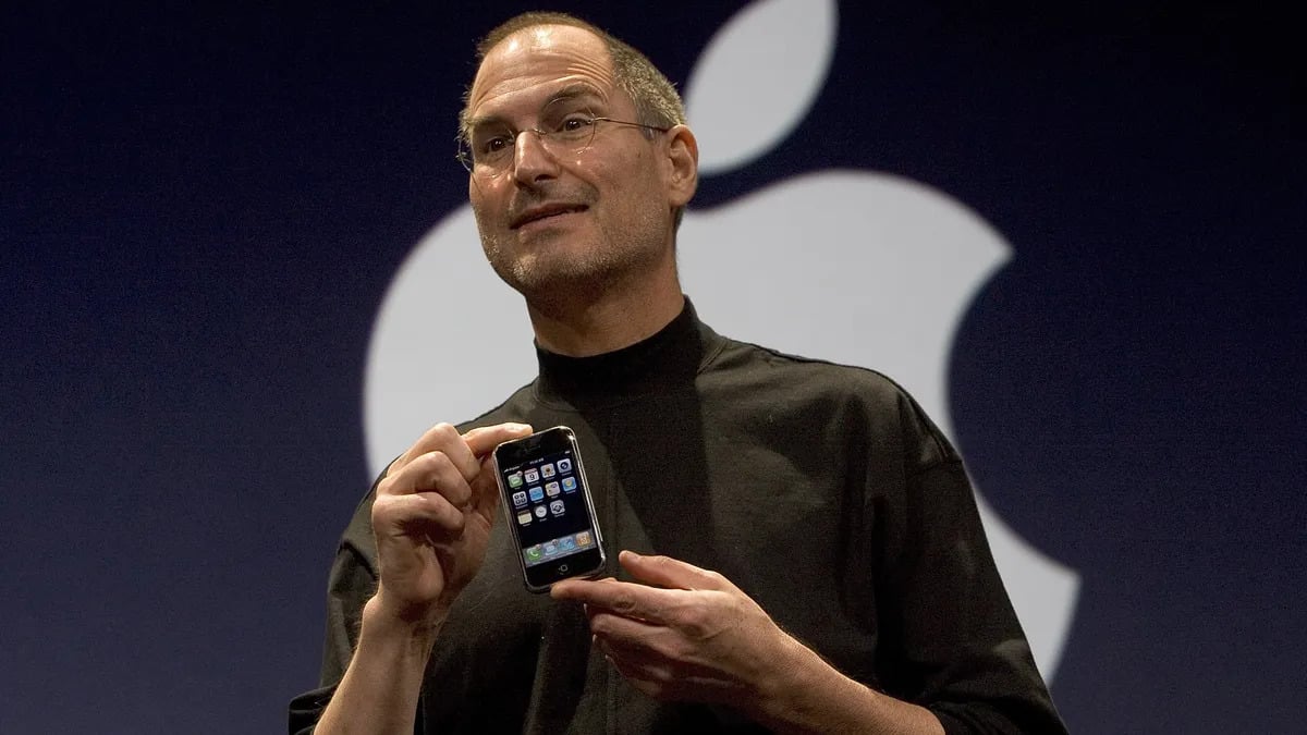 Steve Jobs announcing the iPhone in 2007